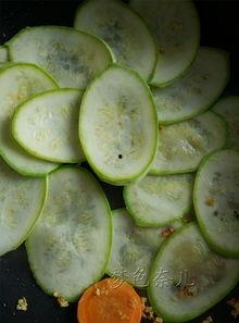 素炒小瓜怎么吃,简单美味，夏日清爽家常菜